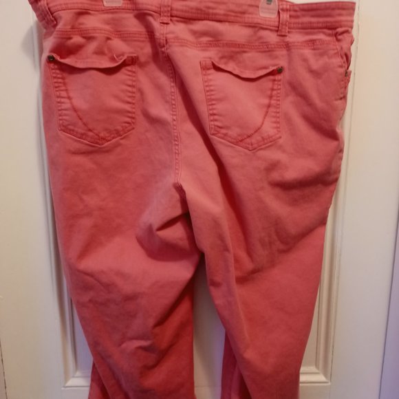 Sonoma Pink Capri - Picture 2 of 3